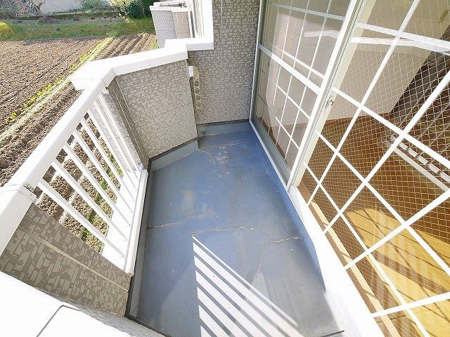 ウッディタウンＢのバルコニー|暖かな日差しのふりそそぐバルコニー