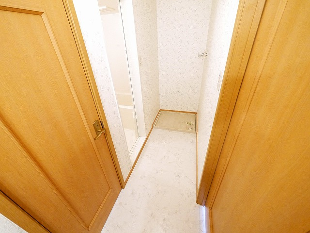 ウッディタウンＢの洗面所|脱衣スペースもあります