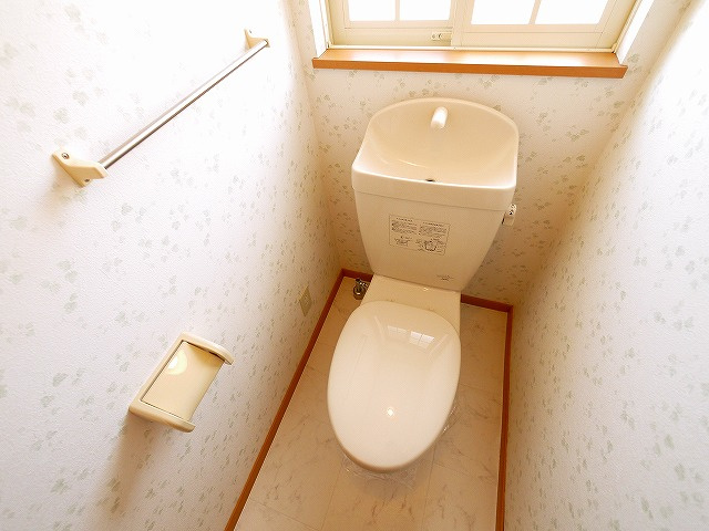 ウッディタウンＢのトイレ|落ち着いたトイレです