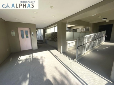 【エントランス】 | 阪急日生ニュータウンサウンズヒルF棟 | エレベーター完備♪