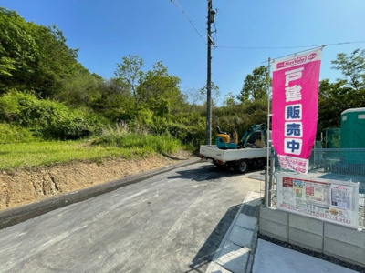 【前面道路含む現地写真】 | 長久手市岩作三ヶ峯 全2棟　＜仲介手数料無料＞東小・長久手中　新築一戸建て | 新築戸建の事はマックバリュで住まい相談へお任せください。