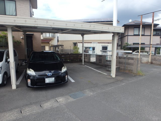 酒津貸事務所の駐車場