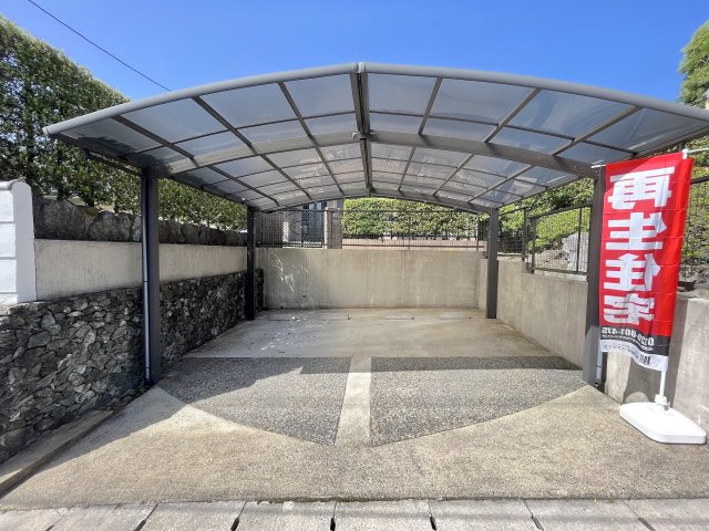 梅香苑２丁目戸建ての駐車場