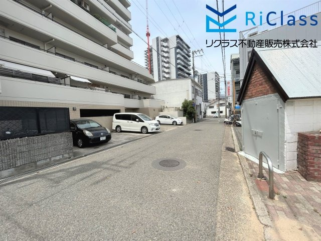 ヴェルドール西出町公園の駐車場