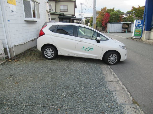 メゾン・ド・ジェンヌの駐車場