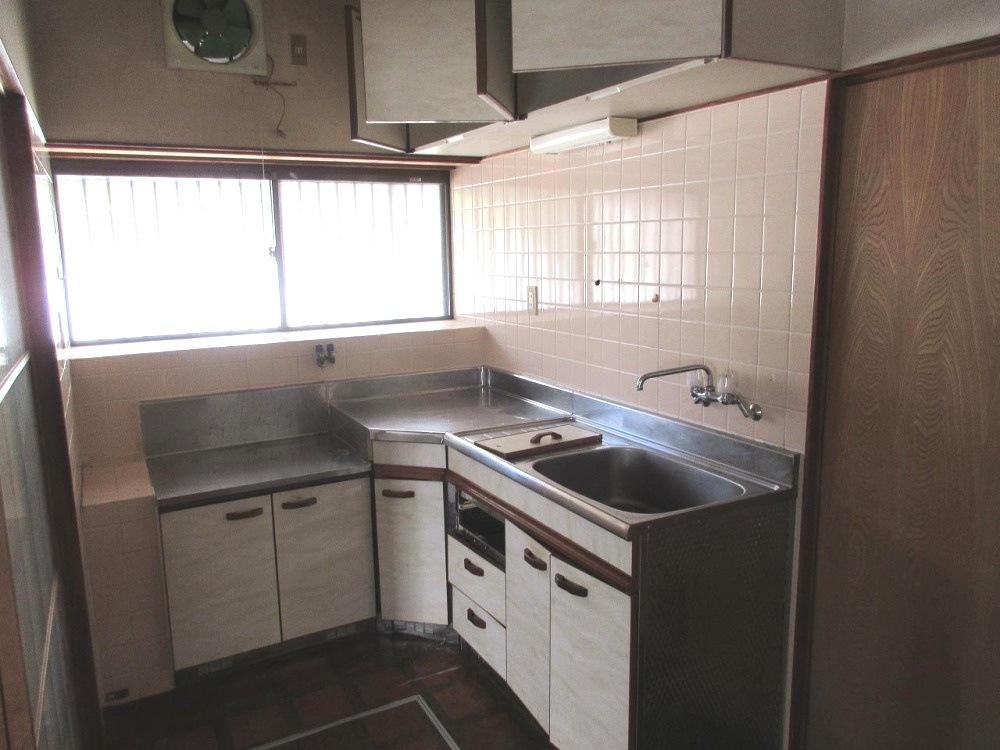 高知市大津乙　中古住宅のキッチン