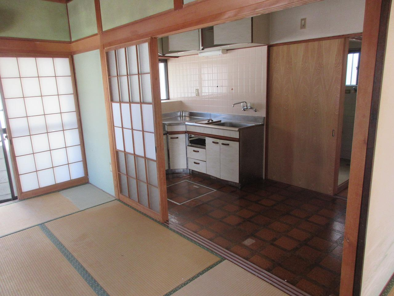 高知市大津乙　中古住宅の居間・リビング