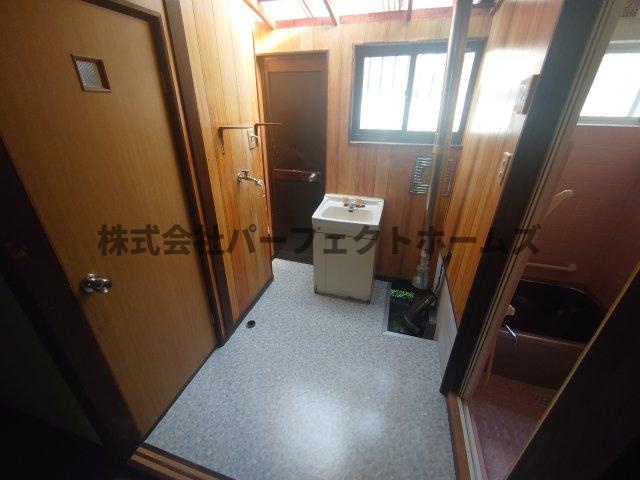 走谷2丁目平家　賃貸の洗面所|忙しい朝には欠かせない洗面所です