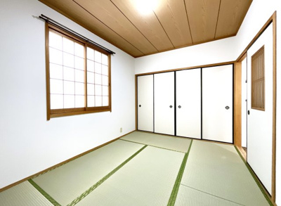 【和室】 | 枚方市長尾谷町1丁目　中古戸建 | 【和室6帖】『畳表替・襖・障子貼替済み』和室のお部屋があると落ち着きますね、大容量の押し入れがあります