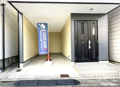 【駐車場】 | 枚方市長尾谷町1丁目　中古戸建 | 前道6ｍの閑静な住宅街です。交通量も少なく運転が苦手な方でも安心して駐車して頂けますよ。