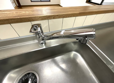 【キッチン】 | 枚方市長尾谷町1丁目　中古戸建 | 【キッチンカラン】新しく新調していますので気持ちよくお使い頂けます。