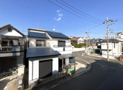 【展望】 | 枚方市長尾谷町1丁目　中古戸建 | 《山田池公園》が車で6分にありお子様と一緒にBBQやお散歩などが楽しめます。水鳥や四季ごとに色や形をかえる草木を見ながら自然とふれあえます。