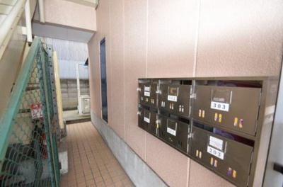 【エントランス】 | 春日アバンティ