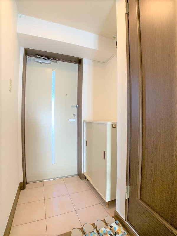 ＤＩＯマンションの玄関