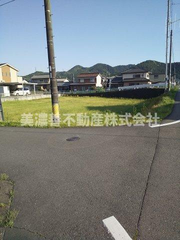 ６０８４０　山県市高富土地の外観