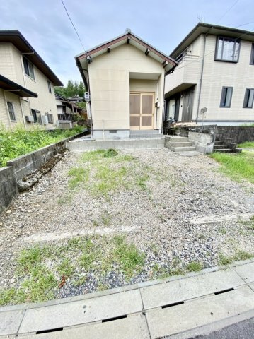 大井町平屋貸家　S邸の周辺|駐車スペースも広々で、車の他にバイク等も駐車できます