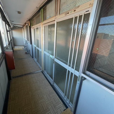 佐々木アパートの玄関