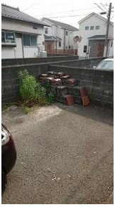 岡村貸家(炭焼)の駐車場|駐車場があるので、車を買う予定の方も安心です