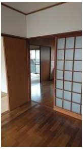 岡村貸家(炭焼)の洋室|明るい洋室です