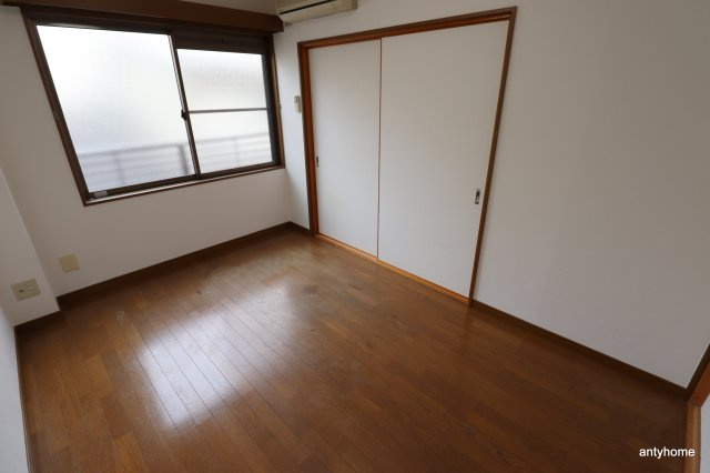 ハイツ天六　仲介手数料無料の寝室