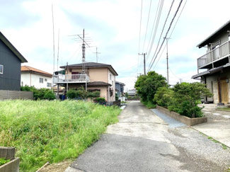 【前面道路含む現地写真】 | 前面道路は車通りの少ない生活道路！お車の出し入れも安心です♪