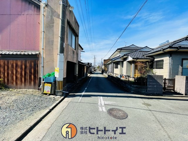 八女市本町　住宅の前面道路含む現地写真