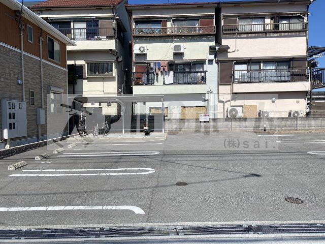 ベルメゾンの駐車場