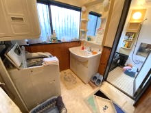 茂原市法目　中古戸建の独立洗面台|菜園用地付和風住宅。敷地面積約330坪。平成５年築、6DK。別棟、シャッター付車庫倉庫有り。