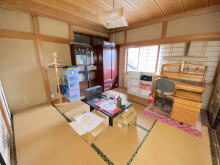 茂原市法目　中古戸建の和室|菜園用地付和風住宅。敷地面積約330坪。平成５年築、6DK。別棟、シャッター付車庫倉庫有り。