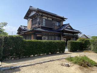 茂原市法目　中古戸建の外観|菜園用地付和風住宅。敷地面積約330坪。平成５年築、6DK。別棟、シャッター付車庫倉庫有り。
