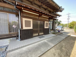 茂原市法目　中古戸建の外観|菜園用地付和風住宅。敷地面積約330坪。平成５年築、6DK。別棟、シャッター付車庫倉庫有り。