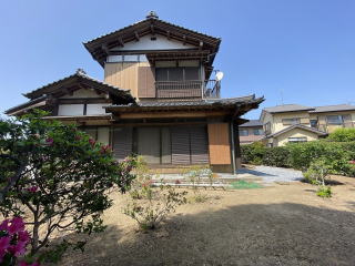 茂原市法目　中古戸建の外観|菜園用地付和風住宅。敷地面積約330坪。平成５年築、6DK。別棟、シャッター付車庫倉庫有り。