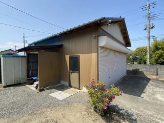 茂原市法目　中古戸建の外観|菜園用地付和風住宅。敷地面積約330坪。平成５年築、6DK。別棟、シャッター付車庫倉庫有り。