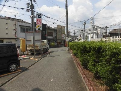 入屋ハイツの周辺|前面道路