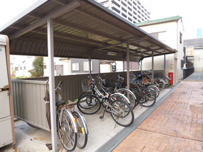 【その他共用部分】 | ファミーユ昭和 | 自転車置き場