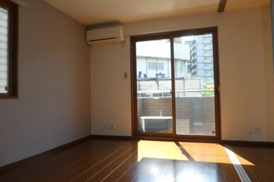 【居間・リビング】 | ファミーユ昭和 | 洋室