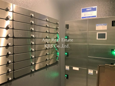 【その他共用部分】 | ル・マージュ新町 | 大切な荷物の受け取りに便利な宅配ボックス設置！