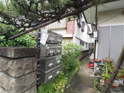 【エントランス】 | 吉田荘 | 落ち着いたエントランスです