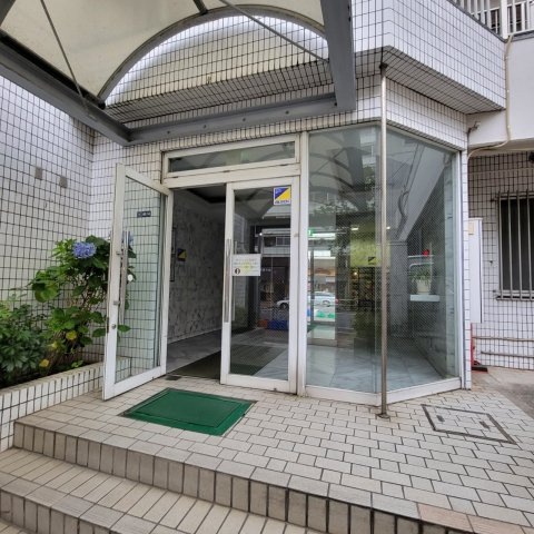 【エントランス】