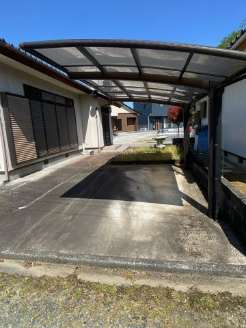山田町屋敷３DK住宅の駐車場