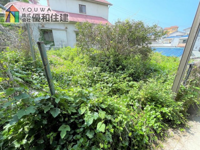 【庭】 | 神戸市垂水区舞子坂３丁目　戸建住宅 | 大きなお庭があります(雑草が伸びています)
有効で３０坪はあります
