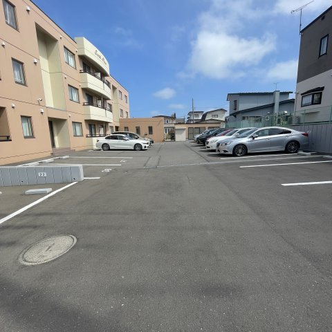 キャメルハウスの駐車場