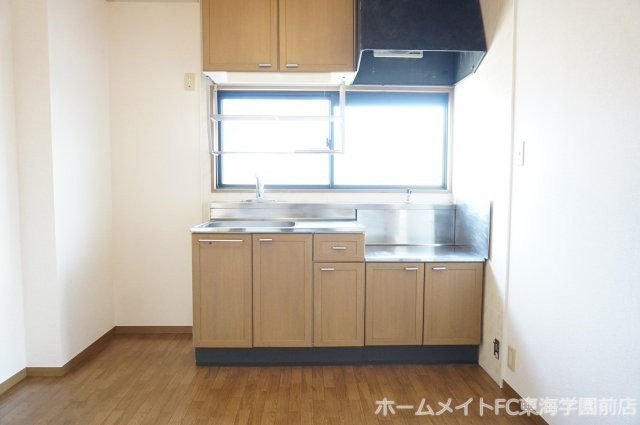 熊本市北区楡木２丁目のアパートの居間・リビング