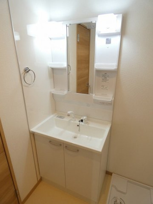 【洗面所】 | コンフォート福生 | 忙しい朝に便利なシャンプードレッサー