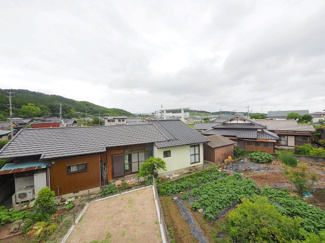 【展望】 | 【穏やかな街並みの眺望】
バルコニーから見える穏やかな街並み
爽やかな風と柔らかく降り注ぐ陽光を感じて頂けます。心地良い開放感が暮らしにゆとりと充足感をもたらします