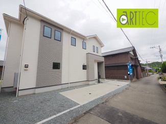 【前面道路含む現地写真】 | 【前面道路】
前面道路は毎日の駐車の出し入れで大事なポイントです！
車種によっても便利・不便がありますのでご確認ください♪