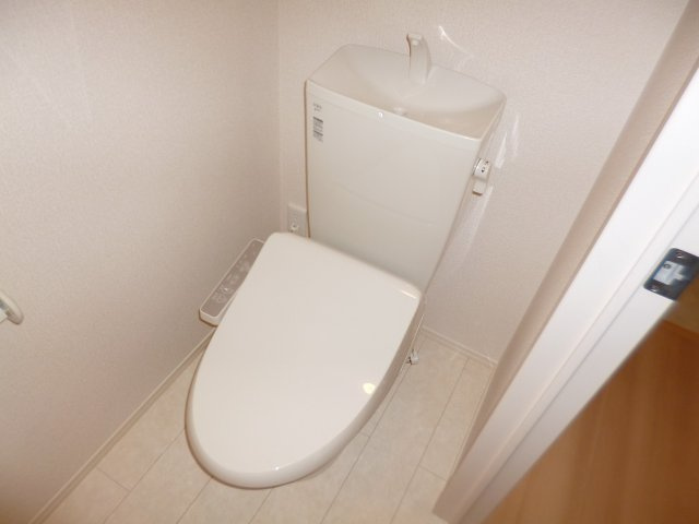 サンライズ並木のトイレ|シャワー付き暖房便座