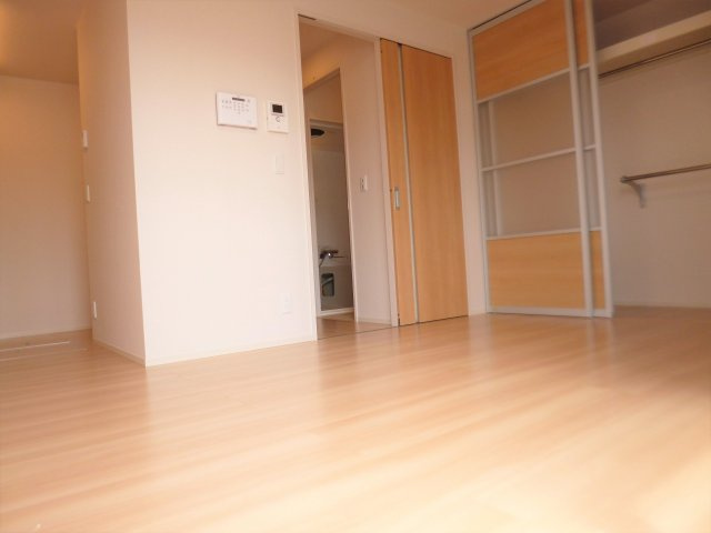 サンライズ並木の寝室|洋室11.15帖