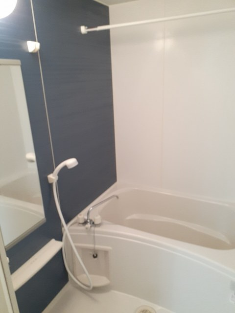 ソレイユBの浴室