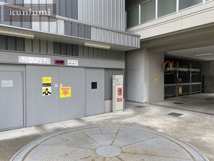 エスリード城東中央の駐車場